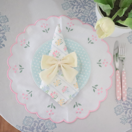 Scalloped Placemats ditsy floral  (Set of two)