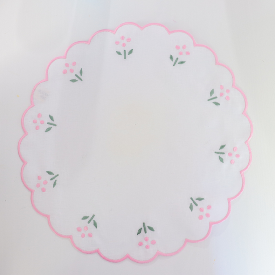 Round Scalloped Placemats ditsy floral