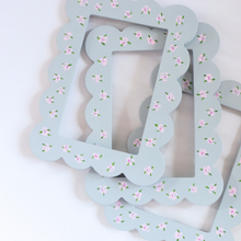  Hand-painted Scalloped Frame